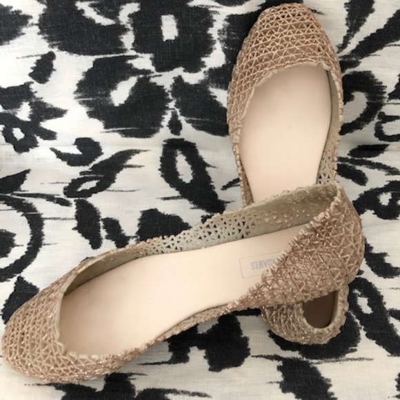 victoria adames flats